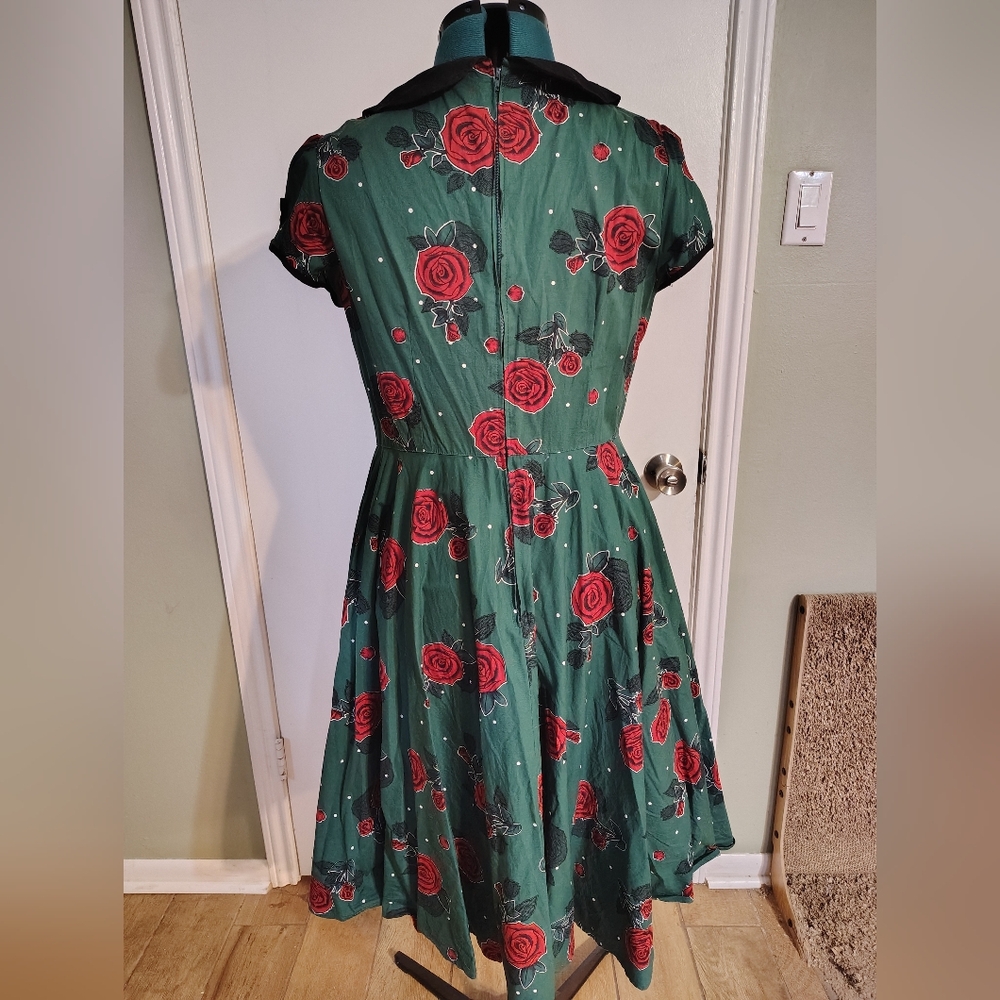 Hell Bunny Green Rose Print Midi Dress with Black Collar - Picture 4 of 6